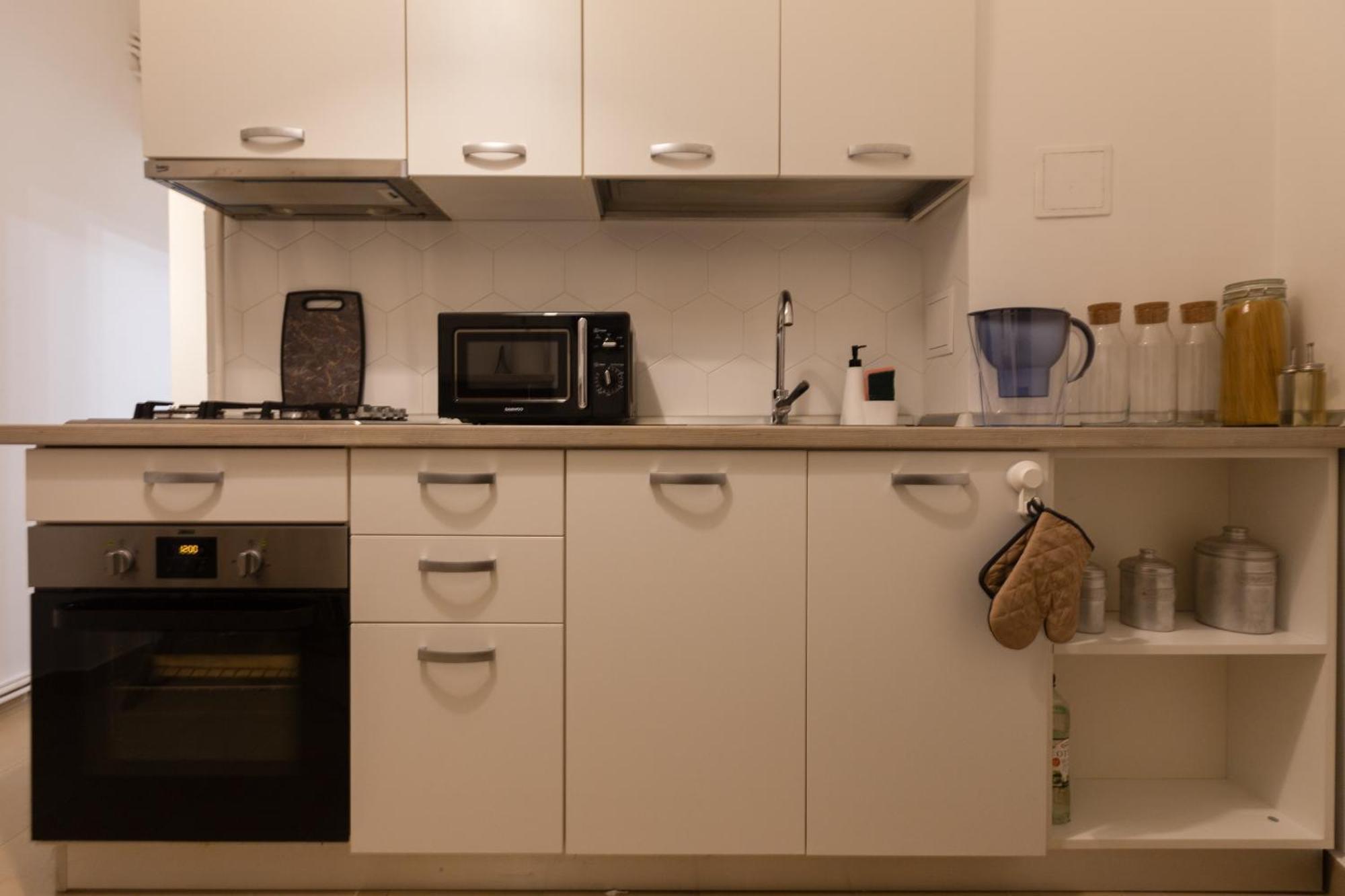 Ultracentral Hong Kong 3 Bdrm Apartment Boekarest Buitenkant foto