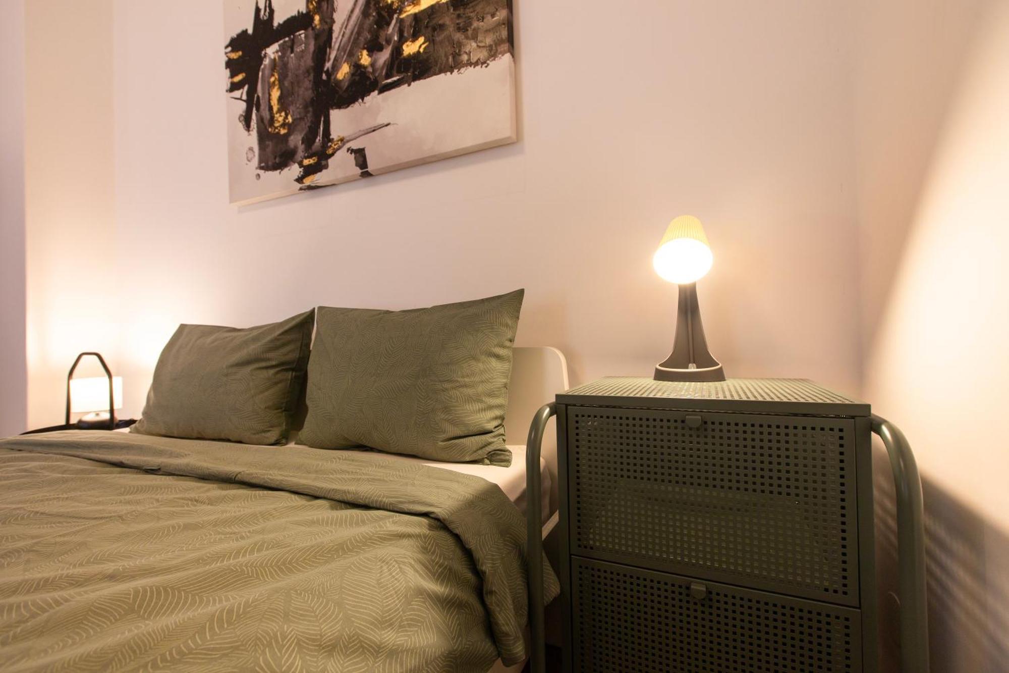 Ultracentral Hong Kong 3 Bdrm Apartment Boekarest Buitenkant foto