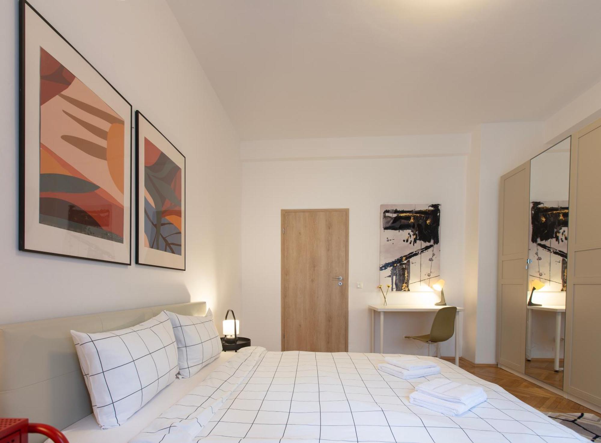 Ultracentral Hong Kong 3 Bdrm Apartment Boekarest Buitenkant foto