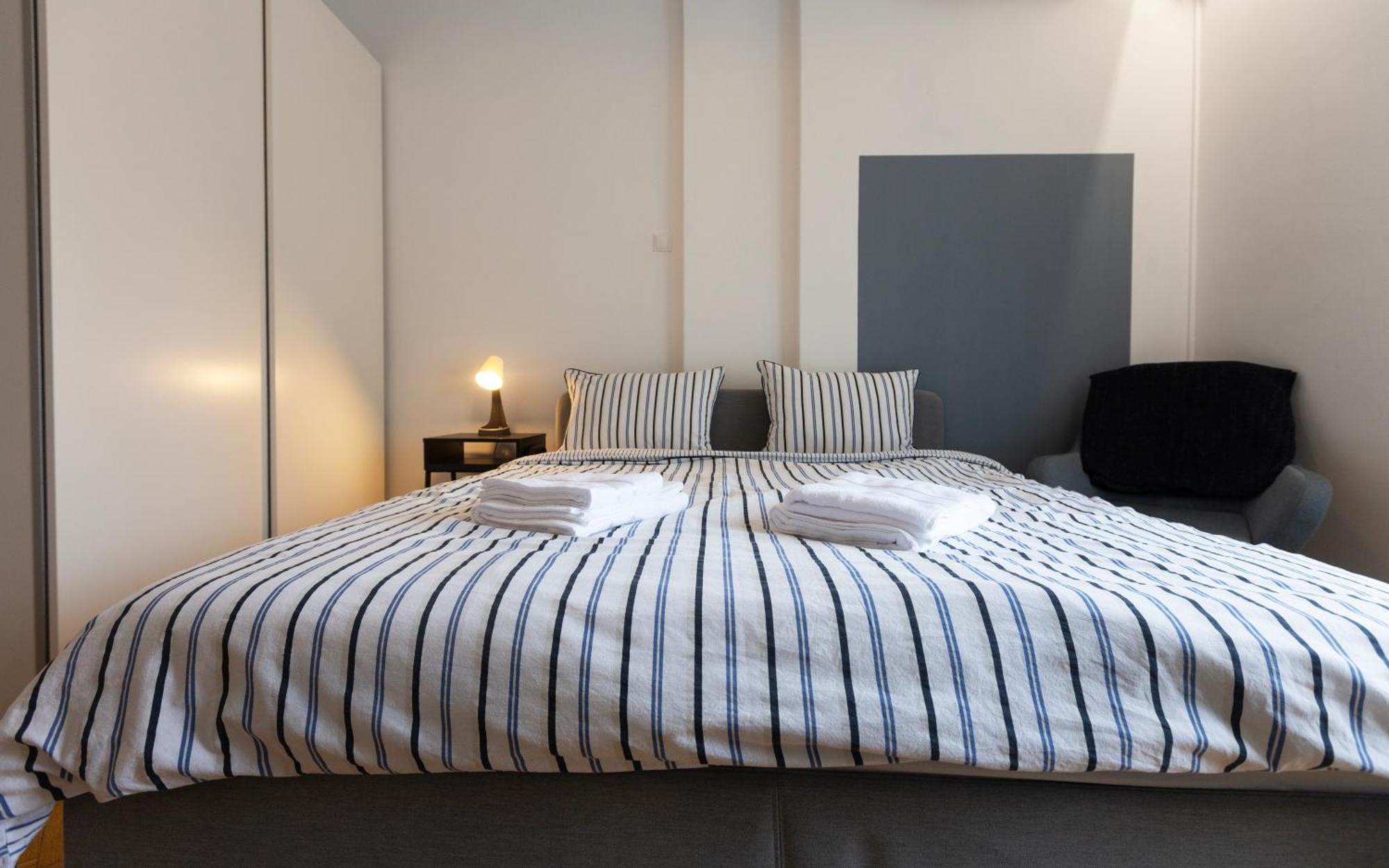 Ultracentral Hong Kong 3 Bdrm Apartment Boekarest Buitenkant foto