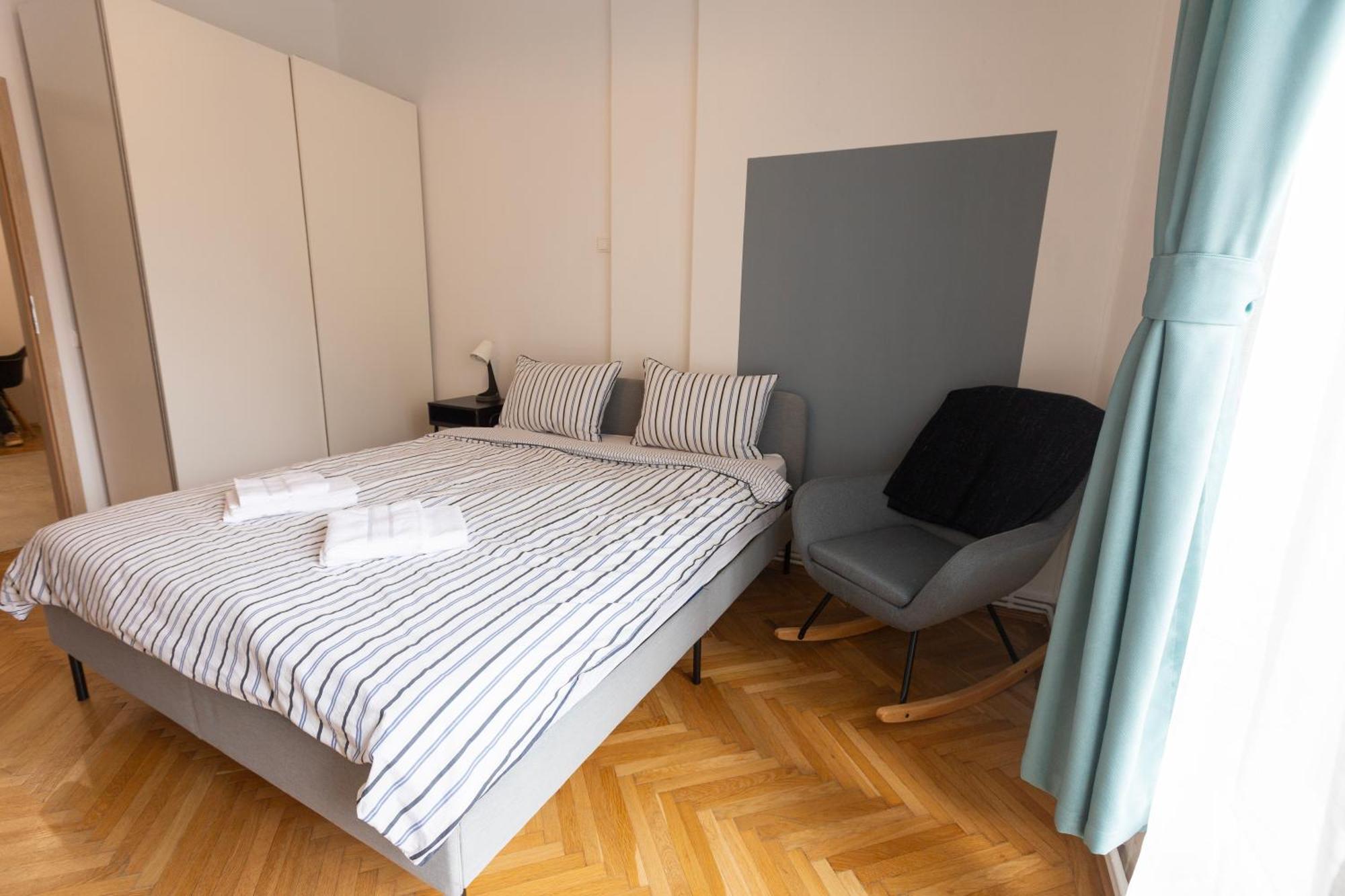 Ultracentral Hong Kong 3 Bdrm Apartment Boekarest Buitenkant foto