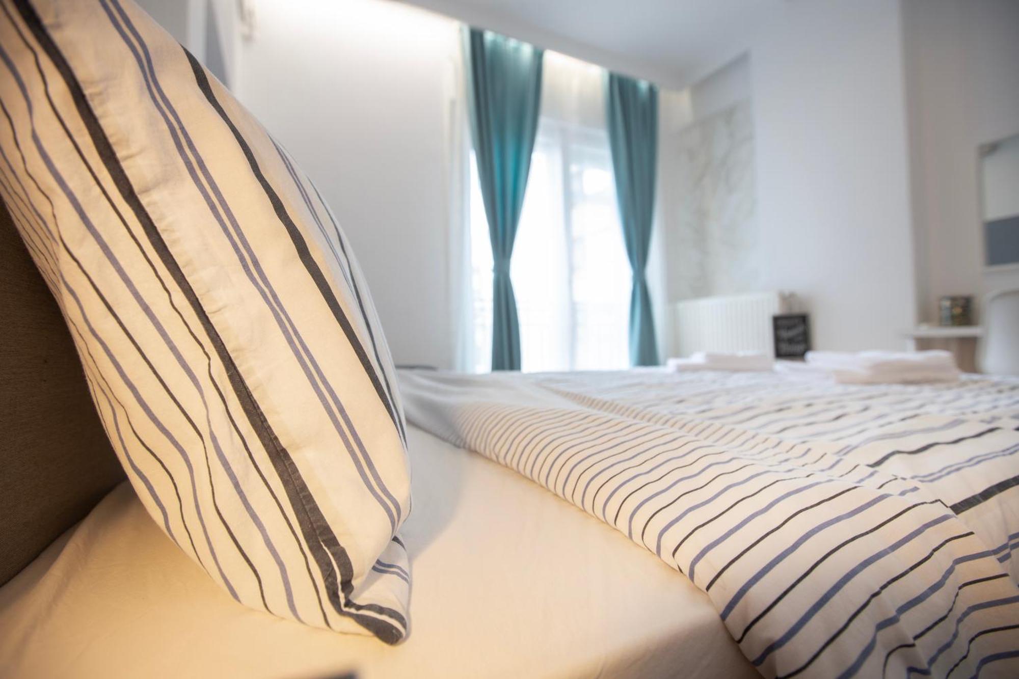 Ultracentral Hong Kong 3 Bdrm Apartment Boekarest Buitenkant foto