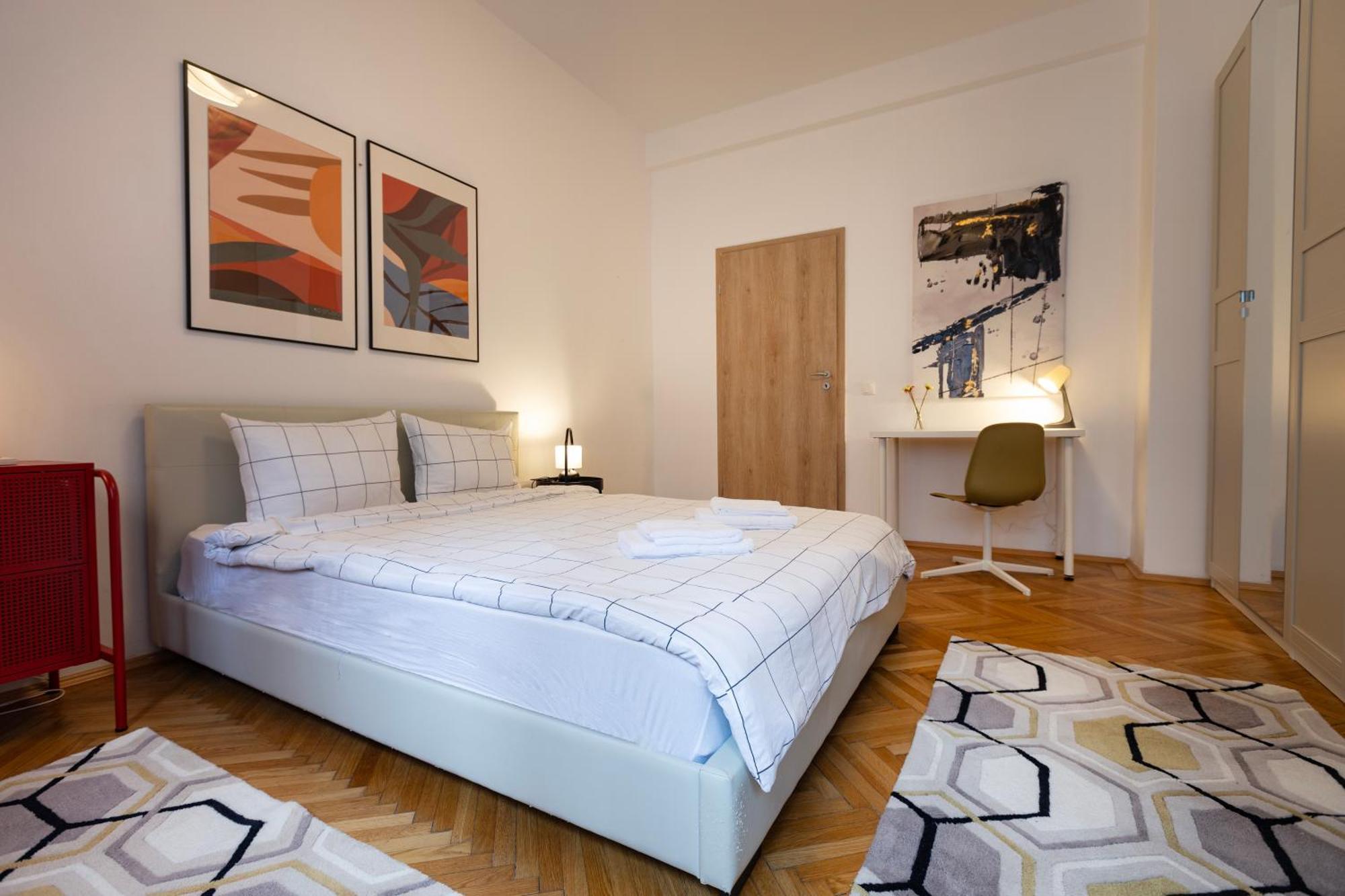 Ultracentral Hong Kong 3 Bdrm Apartment Boekarest Buitenkant foto